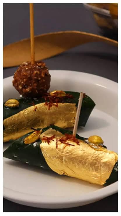 Image of 24k Pure Edible Gold Vark Golden Leaf 50MMx50MM Gold Foils 25 Sheets for Cake Sweets ayurvedic Medicine face Treatment Anti Aging spa(25)