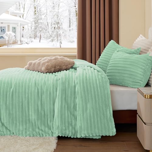 BEDELITE Fleece King Comforter Set -Super Soft & Warm Fluffy Light Green Bedding, Luxury Fuzzy Heavy Bed Set for Winter with 2 Pillow Cases