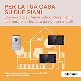 Bticino 318913 Easykit Plus Wideodomofon jednorodzinny Plug-In 2-przewodowy z: 1 zewnętrznym przyciskiem z dzwonkiem i kamerą, 1 kolorowy monitor wewnętrzny 7" z zestawem głośnomówiącym, możliwość