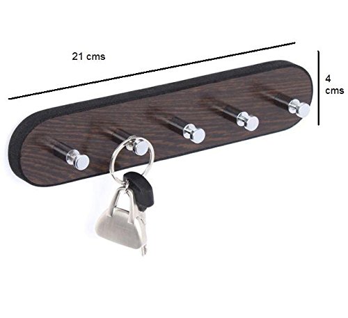 Pequeño porta llaveros con 5 perillas hechas de acero cromado o pulido, incluye tornillos y tapones de agujeros