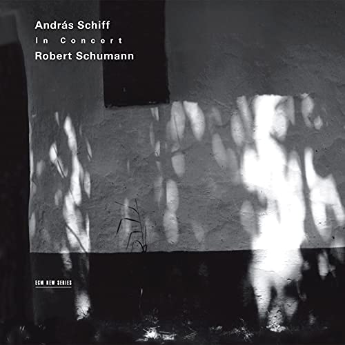 Price comparison product image Andras Schiff in Concert - Robert Schumann