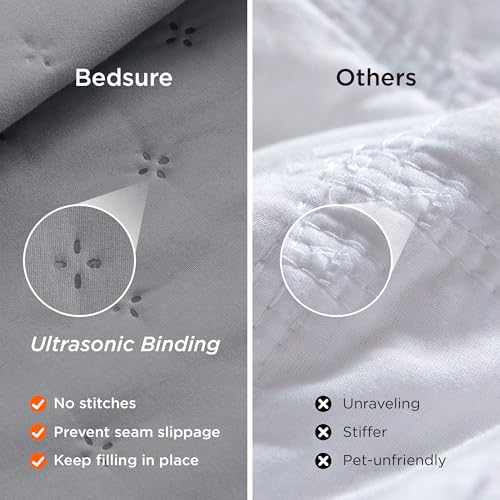 Image of Bedsure King Quilt - Grey Bedspread King Size & Lightweight Comforter, Modern Coverlet with Clover Pattern, Ultra Soft All-Season Bedding, 106 x 96 Inches