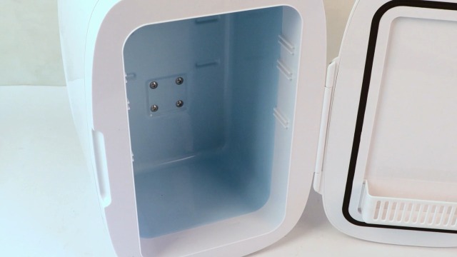 Amazon | Ninonly ミニ冷蔵庫 0~65℃ 6L 小型冷温庫 車載冷蔵庫 小型
