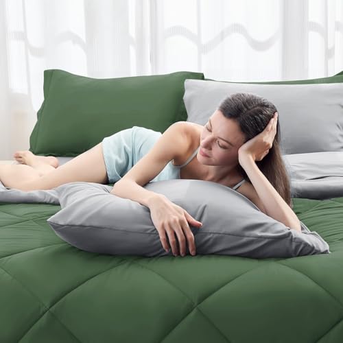 HEVUMYI King Comforter Set - 7-Piece All Season Bed in a Bag King, Ultra Soft Bedding Set with Comforter, Flat Sheet, Fitted Sheet, Pillowcases, Pillow Shams, Green & Light Grey