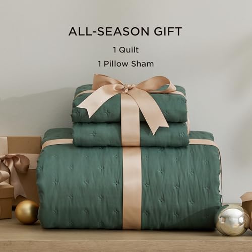 Image of Bedsure Twin Quilt - Ultra Soft Twin XL Quilt Bedding for Dorm Decor, Lightweight All-Season Comforter, Dark Green Bedspread Coverlet with Clover Pattern, 68 x 86 Inches
