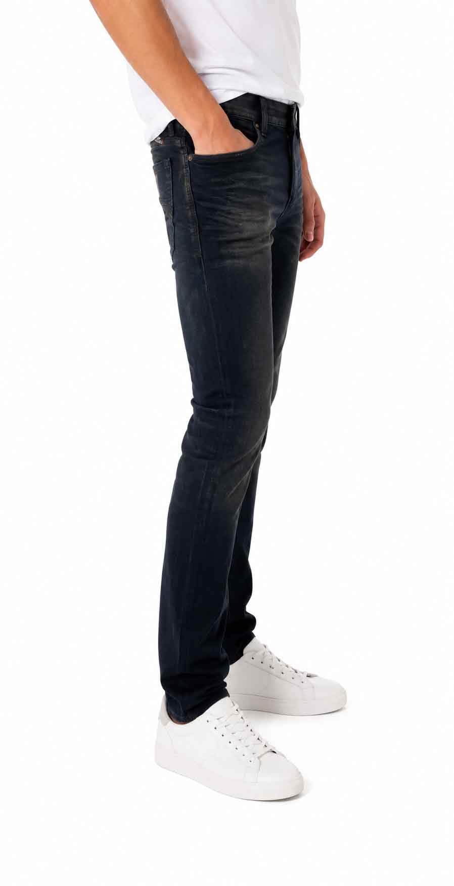 Diesel Iakop 0833Y Jeans Slim Tapered