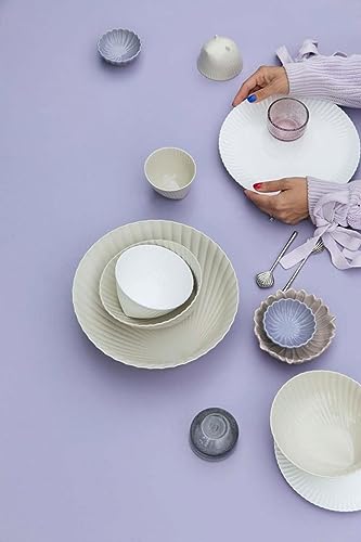 Bol en forma de concha grande ByOn para ensaladas sofisticadas 4