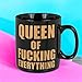 MIJOMA Taza de café Queen XL con texto en inglés Imagen de MIJOMA Taza de café Queen XL con texto en inglés