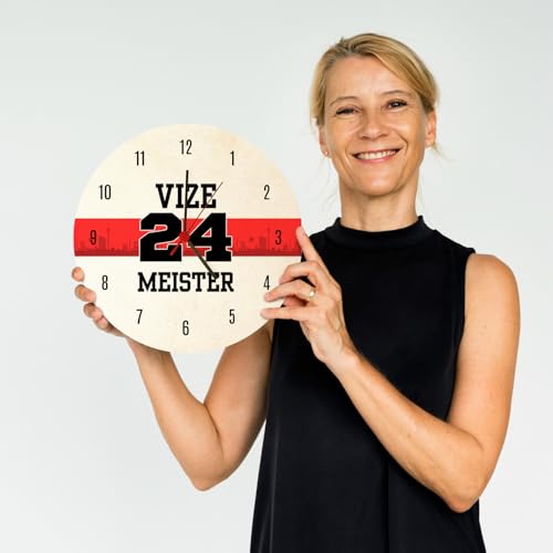 speecheese Stuttgart Brustring Wanduhr mit Spruch Vizemeister 2024 Fußball-Tradition aus Schwaben Überrasche jeden Vizegart mit Liga- und internationalem Flair