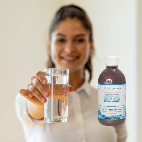 DESCONOCIDO - Chlordioxid Lösung 3000 ppm für Wasserdesinfektion - Biozid gemäß EU-Verordnung - Glasflasche 250 ml - Made in Spain - UFI X300-E009-K00F-G5S9, gelblich