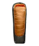 Diseño cuidadoso. El corte generoso permite a los que duermen de lado y boca abajo una cómoda noche de sueño. Una espaciosa capucha permite espacio para colocar una almohada de campamento en la bolsa y se puede quitar completamente para crear un edredón. Se guarda fácilmente en una bolsa incluida.