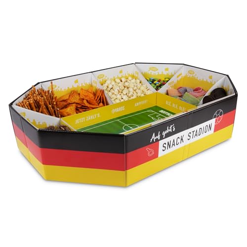 40YARDS Fußball Snack Stadium XXL 61x43 cm Deutschland Fanartikel | Großes Snackstadion für Fußball WM 2026 | Fussball Deko für Weltmeisterschaft | Party Snackschale | Deutschland Flagge + Tippspiel