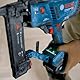 Bosch Professional 18V System Akku Holztacker GTH 18V-38 M (bürstenloser Motor, Einzel-/Kontaktschussauslösung, inkl. L-BOXX, ohne Akku/ Ladegerät)