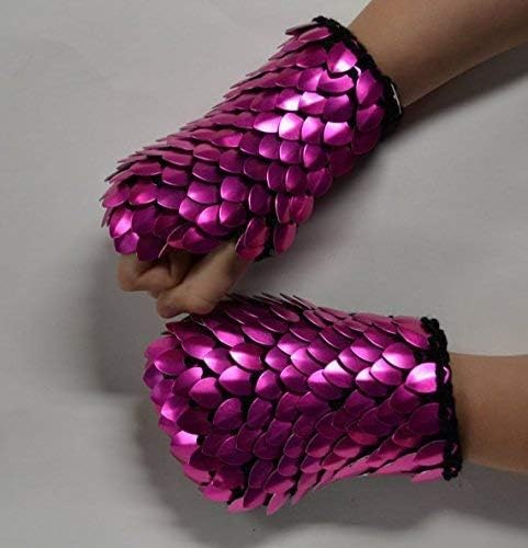 Dragonhide Knitted Scalemail Gauntlets - Pink Fire