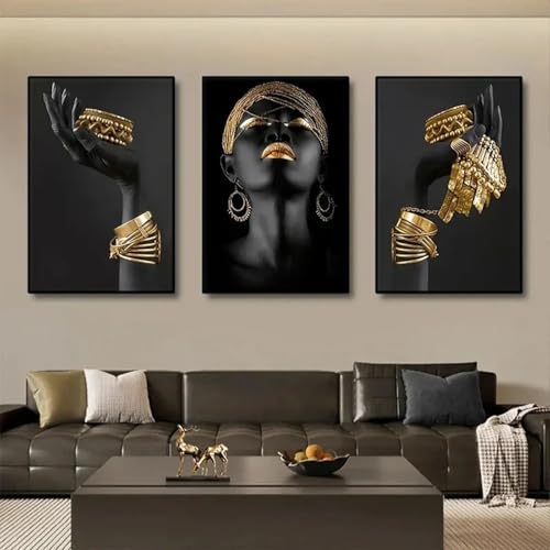 Toile femme africaine or pour illuminer un salon scandinave