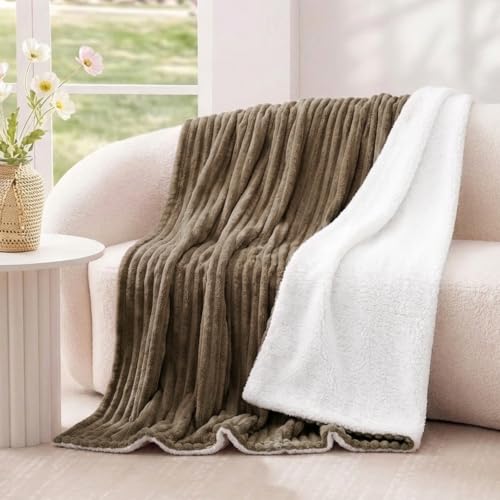 Aisbo Kuscheldecke Flauschig Decke Braun - Dicke Cord Sherpa Decke Warm 130x150 cm als Sofadecke Couchdecke… – Ansicht 2