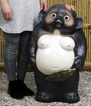 Amazon.co.jp: 信楽焼 25号メス狸 たぬき タヌキ 開運 縁起物 可愛い