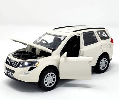 Mahindra Official Merchandise XUV500 Collectible 1:32 Toy Car, Diamond White