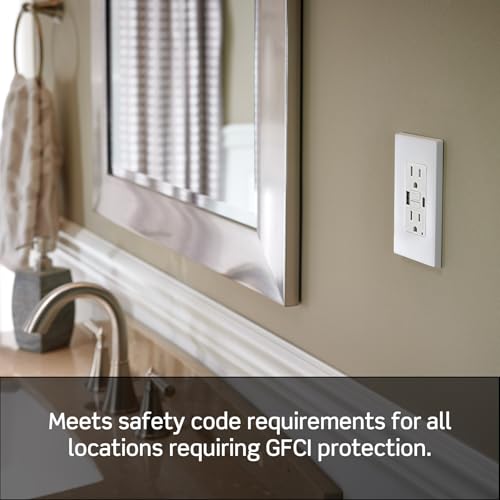 Image of Leviton 15A SmartlockPro Self-Test GFCI Combination with Type A & Type-C USB in-Wall, USB Charger for Smartphones and Tablets, GUAC1-W, White