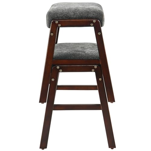 Taburete tapizado de salon para crear un rincon de lectura comodo y moderno 6