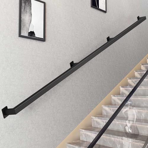 Rampe d'escalier en fer forgé noir d'une élégance artisanale durable