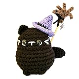 SIMBOLIKS Gato Brujo de Crochet con Escoba y brujita Halloween Gato Amigurumi gato para bruja gato negro esotérico energía mágica Hecho con lana acrílica y relleno hipoalergénico suave al tacto