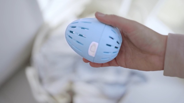 ecoegg - Laundry Egg, 70 Washes - Non-Bio Laundry Detergent for Sensitive Skin - Fresh Linen - Refillable