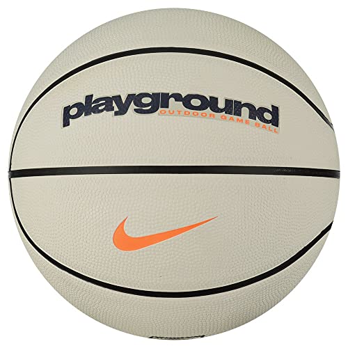 Ballon de basket Nike Playground 8P taille 5 idéal pour jouer entre amis au parc du quartier