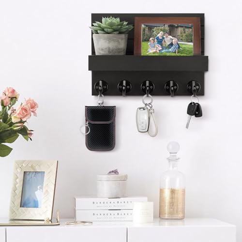 Kldgris Schlüsselbrett mit Ablage, Dekoratives Holz Wandregal, Schlüsselbrett Holz Schwarz, mit 5 Schlüsselhaken, für Eingang, Flur, Schlafzimmer, Wohnzimmer