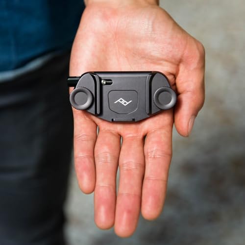 Image of Peak Design Capture Camera Clip V3, Black with Plate, Holds DSLR, Compact and Point and Shoot Bodies, Secure, Stable and Accessible, Attaches to Straps and Belts, Quick Release, 200 lb Capacity