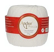 El algodón egipcio de alta calidad está hecho con 3 hilos para crear una fina mezcla de suavidad y flexibilidad. Peinado y mercerizado Fabricado en Europa Material: 100% algodón Contenido del envío: 1 x Anchor Freccia, Grosor: 12, presentación: 200 g...