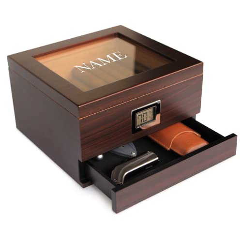 Case Elegance Monogrammierter Humidor aus Zedernholz mit digitalem Hygrometer, Luftbefeuchter-Gel und Zubehörschublade für 25-50 Zigarren
