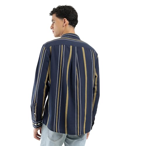 Image of Levi's Men Cotton Checkered Slim Fit Shirt