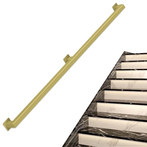 Rampe d'escalier dorée en fer forgé chic pour intérieur design