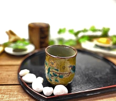 ??? Kutani Hyakkaen small teacup single item kinshibai ni tori feat.decorated base