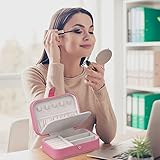 Das mit Samt- und Verbundstoffplatten gefütterte Material fühlt sich weich an und schützt Ihren Schmuck und Ihre Accessoires vor Beschädigungen und Abnutzung.