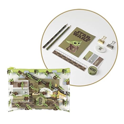 CERDÁ LIFE'S LITTLE MOMENTS - Set Papeleria Escolar Baby Yoda Incluye Estuche Transparente 27 x 14 cm, Cuaderno A6, Lapiz, Lapiz de Color, Sacapuntas, Goma, Regla, Notas Adhesivas y 2 Clips Metálicos