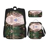 Préparez vos enfants pour l'école avec notre ensemble de sac à dos 3 en 1 Lake and Wood Cottage : cet ensemble comprend un sac à dos spacieux pour garçons, une boîte à déjeuner assortie, une trousse à crayons, offrant tout ce dont votre enfant a besoin pour une journée scolaire réussie. Le sac à dos pour garçon mesure 42 x 14 x 32 cm, le sac à déjeuner mesure 26 x 11 x 20 cm, et la trousse mesure 21 x 5 x 10 cm. C'est l'ensemble parfait pour les garçons qui rentrent à l'école.