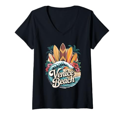 Mujer Venecia en la playa tablas de surf y palmeras Camiseta Cuello V