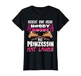 Klassisch geschnitten, doppelt genähter Saum.