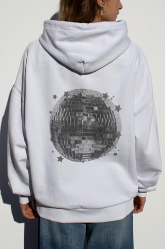 Graphic Hoodies for Women Cute Long Sleeve Preppy Sweatshirts Fall Oversized Pullover Hooded Tops With Pockets4