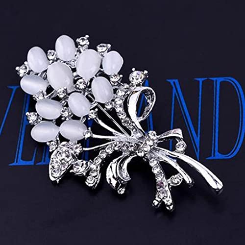 Broches de flores y espigas para lucir en bodas y cenas de gala 7