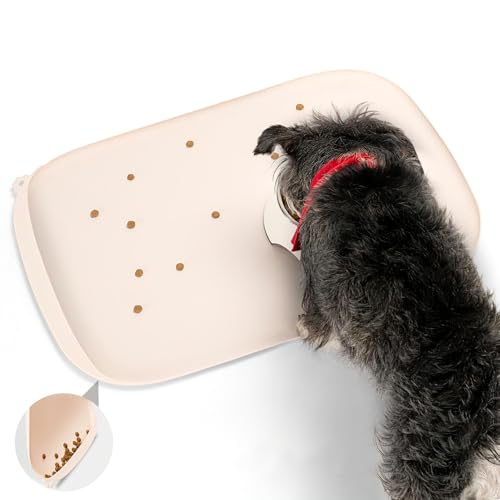 Conlun Alfombrilla para Comida de Perro con Bolsillo Lateral & Ojal de Gancho, Bordes Elevados Suaves, Fácil de Limpiar Impermeable Antideslizante de Silicona para Bebedero (60x40cm,Beige Natural)