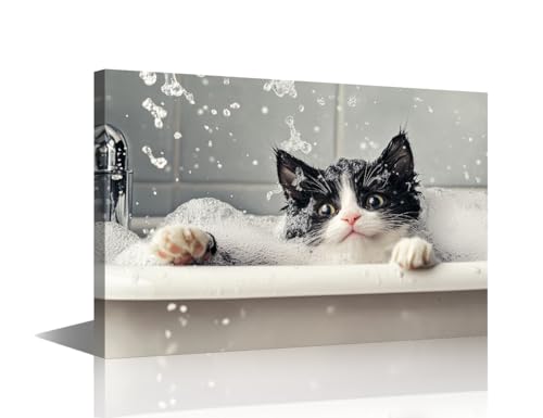 Póster de gato en la bañera para decorar el baño con un toque divertido y original