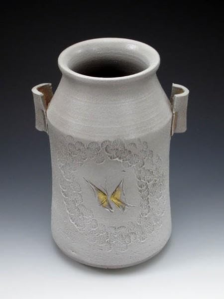 赤津焼 加藤 ショウ（金偏に小） 白地蝶文花入