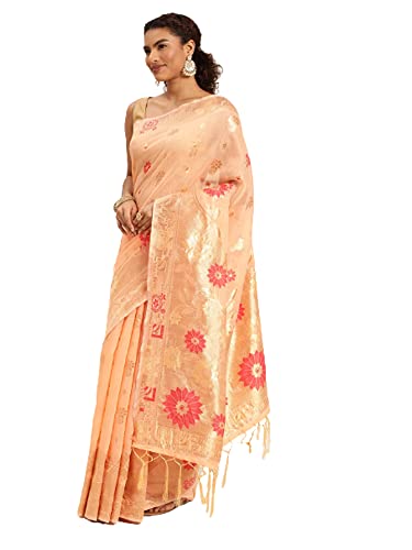 Sari indien traditionnel en coton lors des fêtes de famille estivales