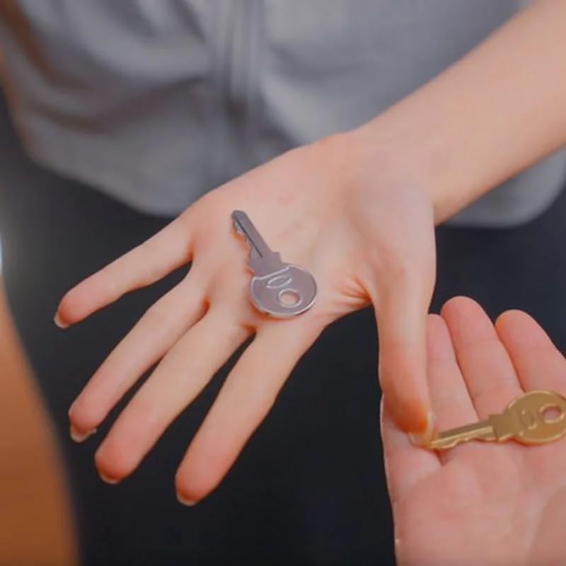 MOMOMAGE Hopping Key Magic Tricks Golden und Silver Key verschwindet erscheinende Farbwechsel-Transpositionen, Nahaufnahme, magische Gimmick-Illusionen, Requisiten für Magier