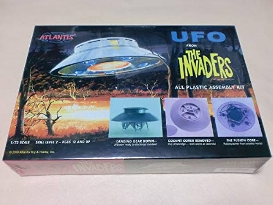 UFOモデルキット 1/72 スケール VINTAGE MODEL KIT INVADERS UFO SPACE SHIP 1/72 SCALE TSUKUDA HOBBY