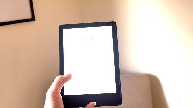 Watch Honest Review of Kindle Paperwhite ﹙8 GB﹚ with 6.8