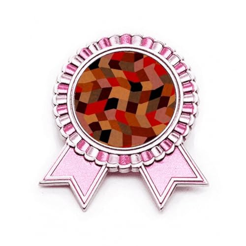 Broche en carreaux polygonaux rose et métal à la finition géométrique soignée